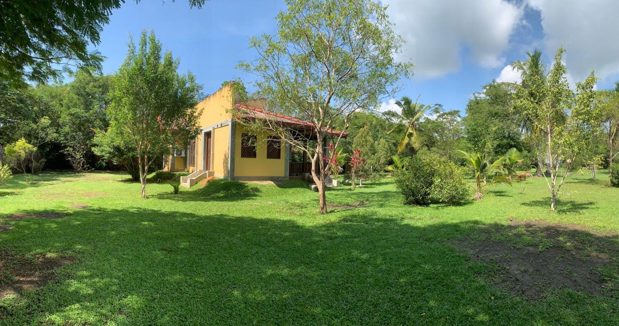 Villa De Lagoon View 탕갈레 외부 사진